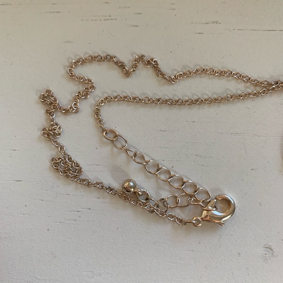 Cute rose gold elephant charm necklace - Picture 5 of 6